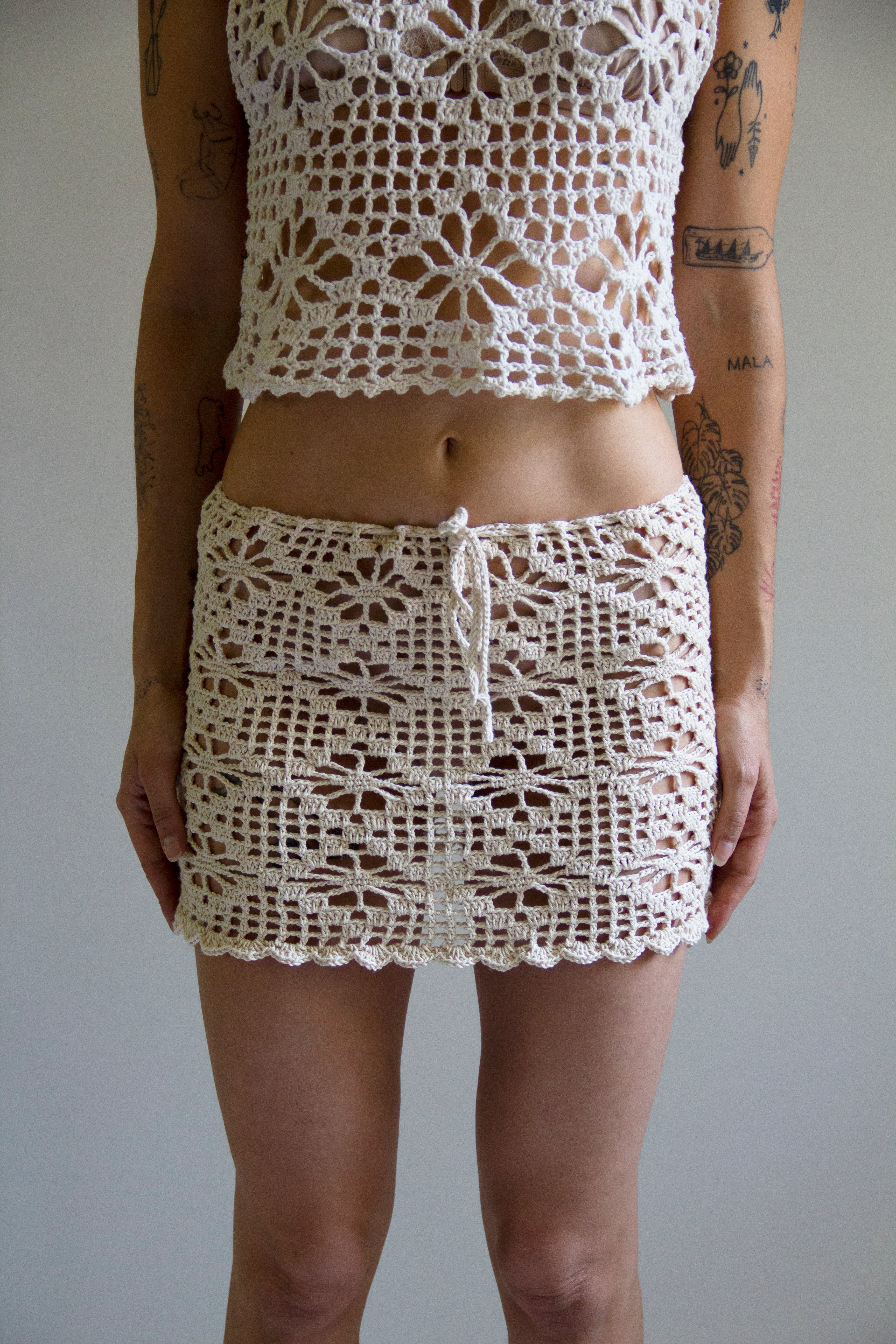 Flora mini skirt crudo